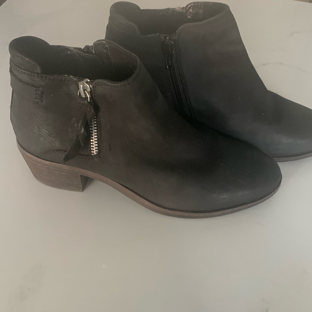 Steve Madden Black booties